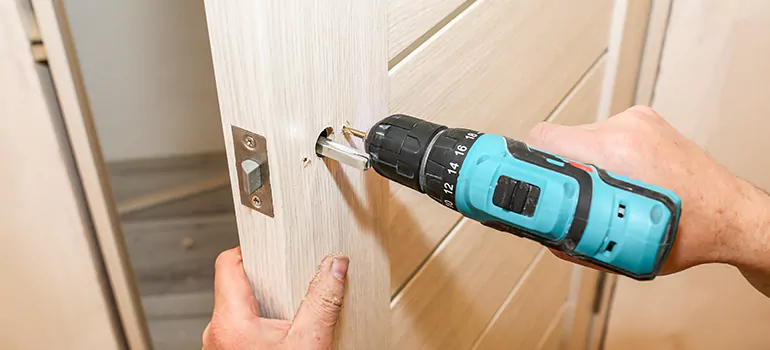 Old Door Knob Repair in Fountainebleau, FL