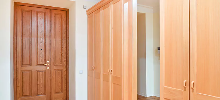 Glass Closet Door Repair in Fountainebleau, FL